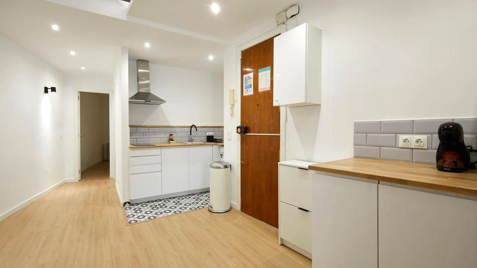 17 Nice Apartment Next To El Molino バルセロナ